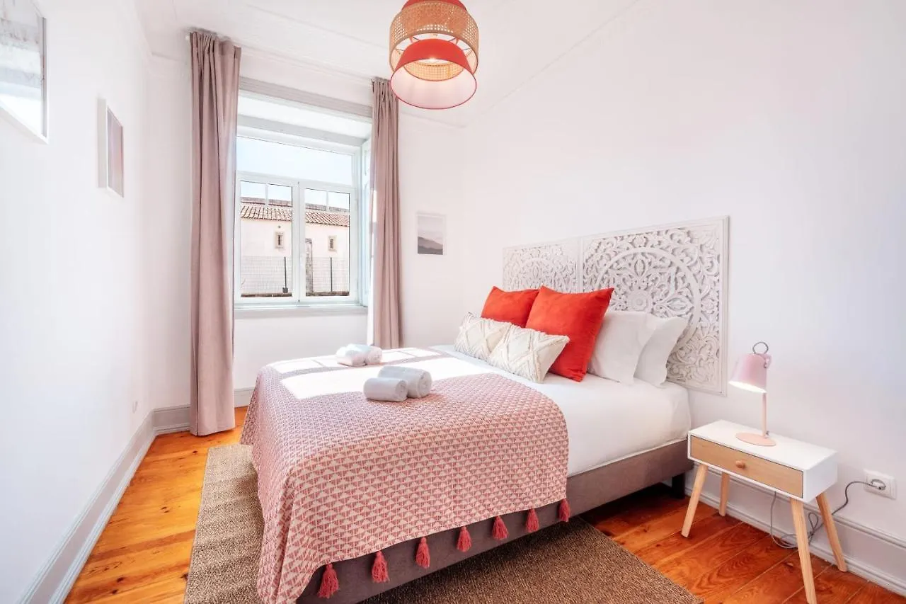 Vita Portucale ! Deluxe 3 Bedroom Apartment In Arroios Lisbon