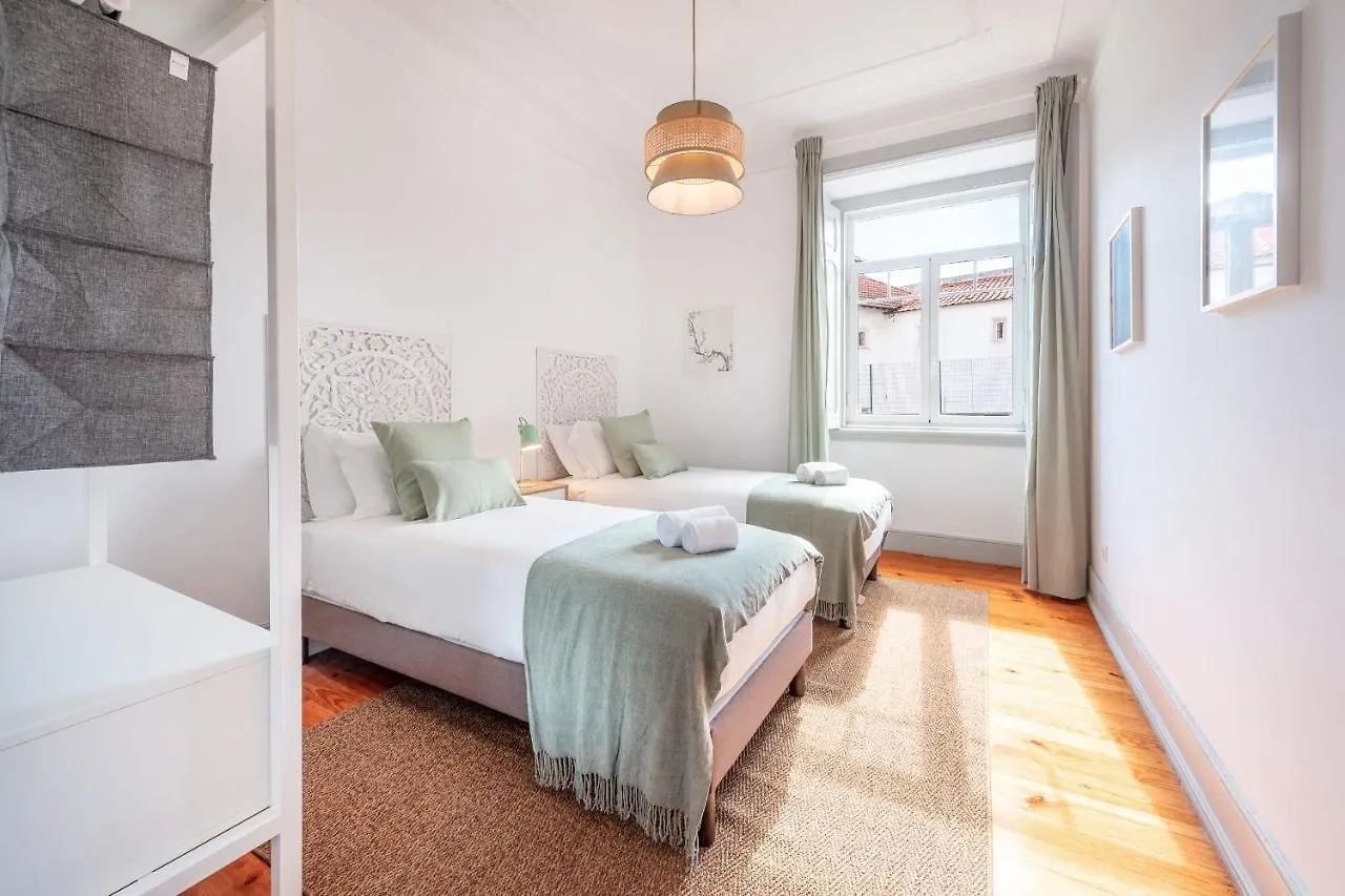 Vita Portucale ! Deluxe 3 Bedroom Apartment In Arroios Lisbon