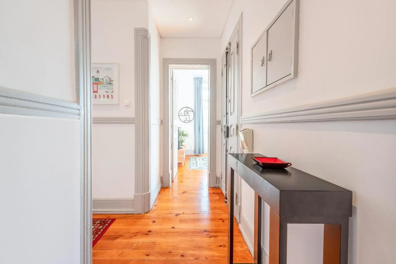 Vita Portucale ! Deluxe 3 Bedroom Apartment In Arroios Lisbon
