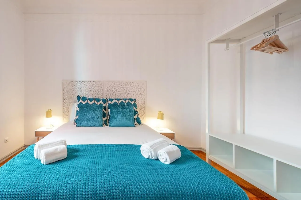 Vita Portucale ! Deluxe 3 Bedroom Apartment In Arroios Lisbon